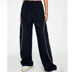 Solado Low Waist Colorblock Trim Dual Pocket Cargo Pants